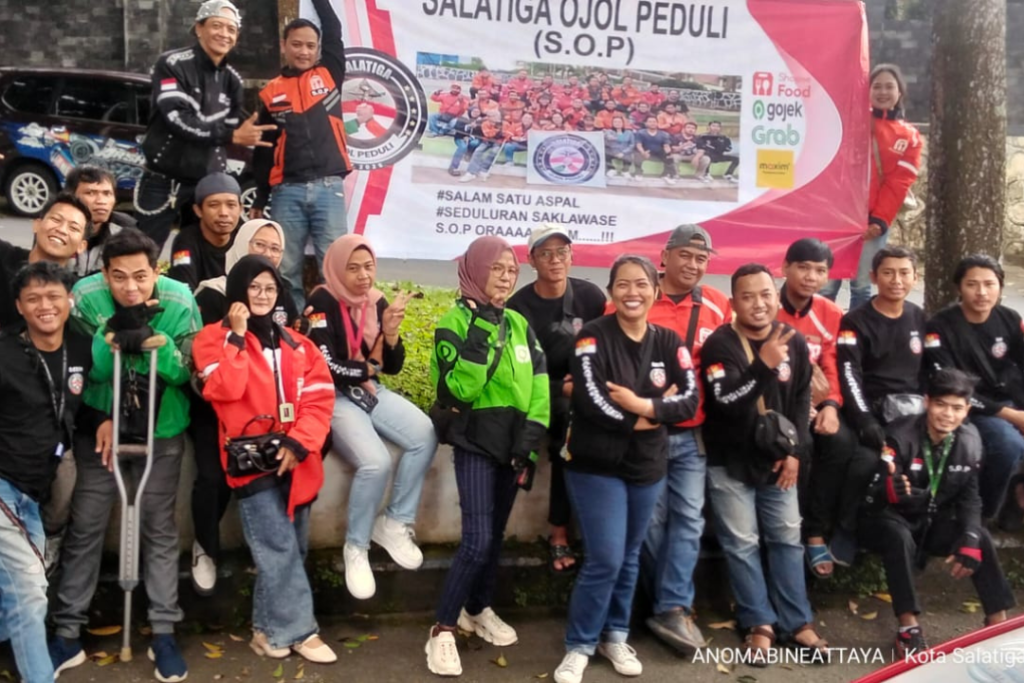 SOP dan SABER Gelar Aksi Bagi Takjil di Salatiga