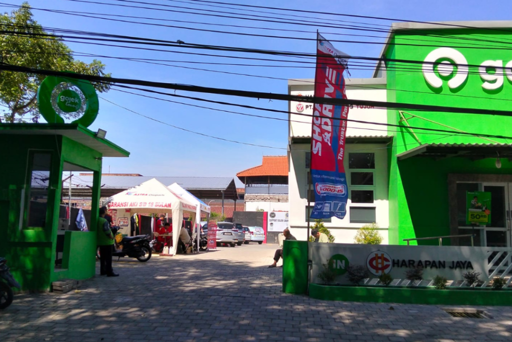 Shop&Drive cek kesehatan gratis di Gojek Lounge Medaeng